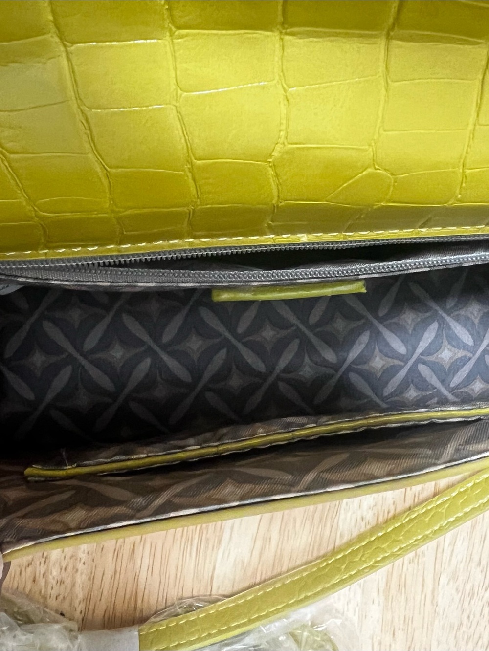 Christian Lacroix Vibrant Crocodile-Embossed Purse Lime-Green - Picture 4 of 5